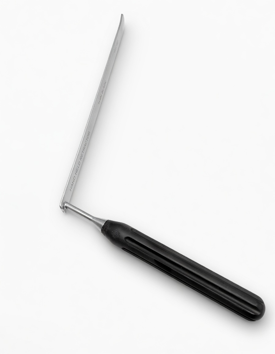 Hand-held retractor
